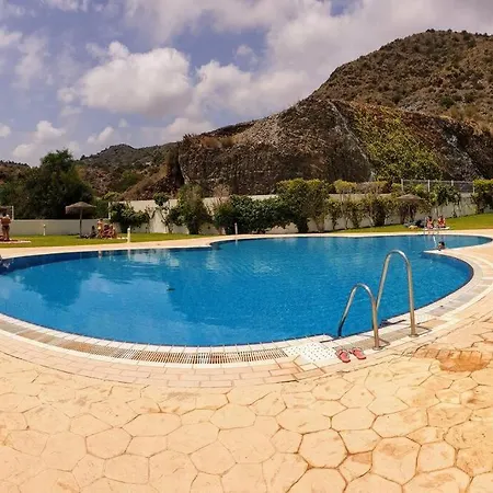 Apartamento Con Vistas Al Mar Y La Montana En *