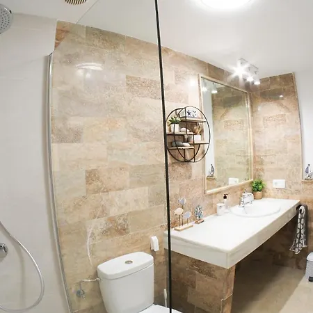 Apartamento Con Vistas Al Mar Y La Montana En