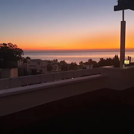 Con Vistas Al Mar Y La Montana En Apartment